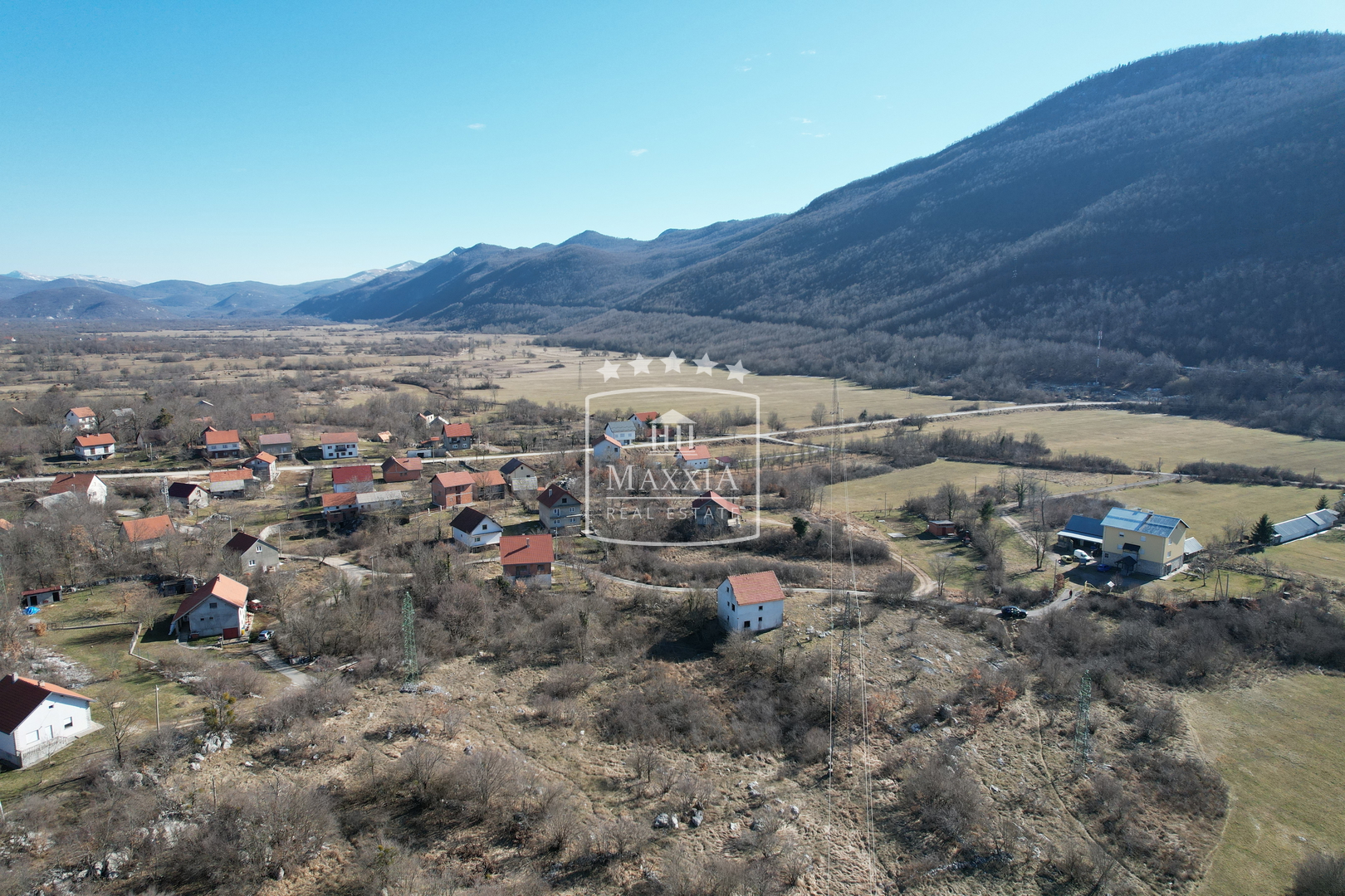 Štikada,Gračac - građevinsko zemljište 5175m2, PRILIKA! 16€/m2 - cover