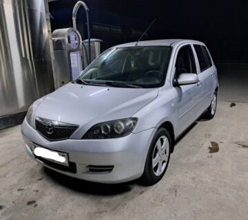 Mazda 2 1,25 i TE - cover