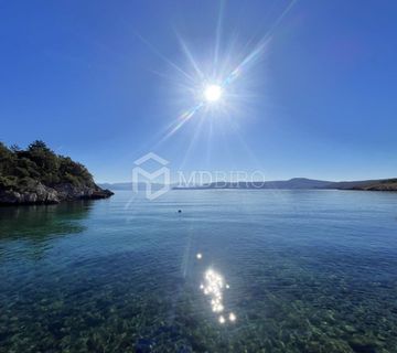 Kuća u zelenom pojasu u neposrednoj blizini plaže - cover