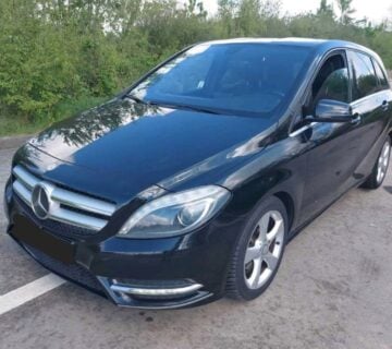 MERCEDES B180 CDI SPORT • FULL OPREMA • JAMSTVO 12 MJESECI - cover