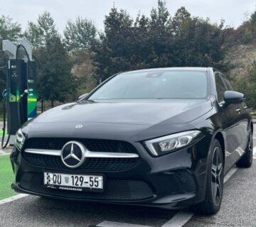 Mercedes-Benz A-klasa 180 Progressive 7G 2019 god. "Widescreen, LED" ! - cover