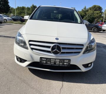 Mercedes-Benz B-klasa 180 CDI - cover