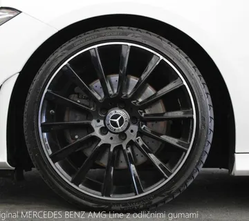 Mercedes-Benz CLA Shooting Brake 200 7G-DCT AMG Line WIDESCREEN PANO - cover