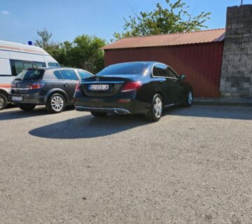 Mercedes E-klasa avangarde 220 ,ZAMJ ZA STAN, APARTMAN ,KUCU SHUBODEN - cover