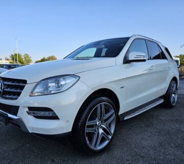 Mercedes-Benz ML 350 BLUETEC 4MATIC automatik **AMG-PANORAMA** - cover