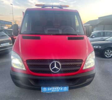 Mercedes-Benz Sprinter 515 cdi Vučna služba - cover