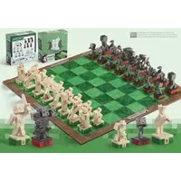 Noble Collection – Minecraft – Overworld Heroes Vs. Hostile Mobs Chess Set - Zagreb