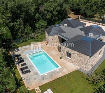 Istra, Umag, 180m2, predivna vila s bazenom  - cover