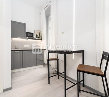 Rijeka, strogi Centar, 3 apartmana, nekretnina za investiciju! - cover