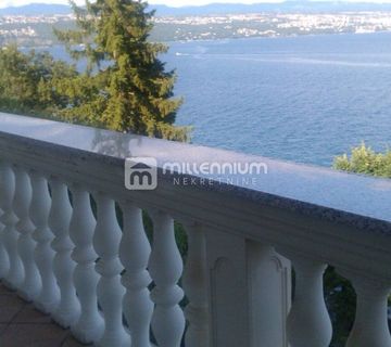 Opatija, 90.45m2, predivna etaža stare vile uz Lungomare - cover