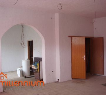 Novi Vinodolski,  strogi centar, poslovni prostor, 68m2 - cover