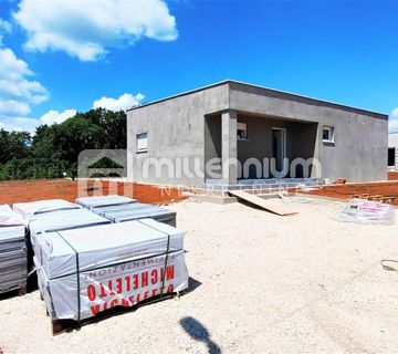 Istra, Labin, samostojeća prizemnica s bazenom, 83.20m2 - cover