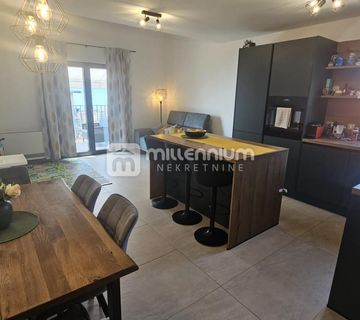 Rijeka, Bulevard, 112.40m2, balkon, dva parkirna mjesta - cover