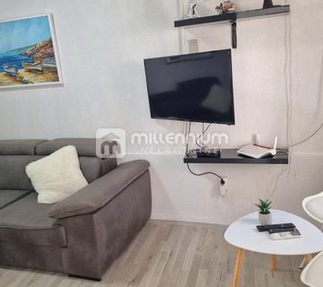 Crikvenica, 170m2, samostojeća kuća s apartmanom i stanom - cover