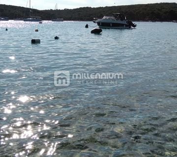 Mali Lošinj, luksuzan stan od 95m2 u rustikalnoj villi kraj mora - cover