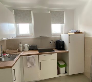 Kuća sa apartmanima, 195m2, Tribunj - cover