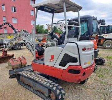 Mini bager Takeuchi TB 225 God.pr.2018 Težine 2,3 t. - cover