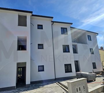 Uvala Soline, apartman u novogradnji, prizemlje s vrtom, PRODAJA! - cover