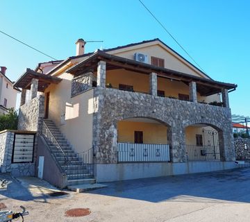 Malinska, kuća s 2 apartmana prvi red do mora, PRODAJA! - cover