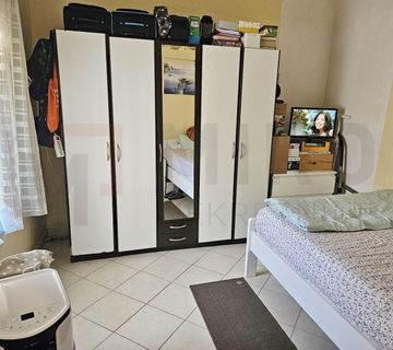 Malinska, apartman u strogom centru, 20 m od mora, PRODAJA! - cover