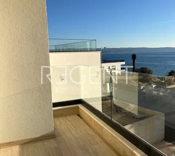 Podstrana - Dvosoban stan s terasom 63 m2 , II. red do mora - cover