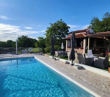 PRILIKA! Kuća sa dva apartmana, Labin, okolica, Istra - cover