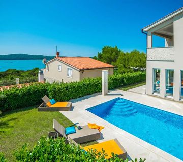 Prelijepa villa nadomak mora, Medulin, okolica, Istra - cover