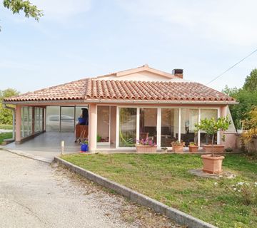 Prilika! Kuća sa velikom okućnicom, Marčana,okolica, Istra - cover