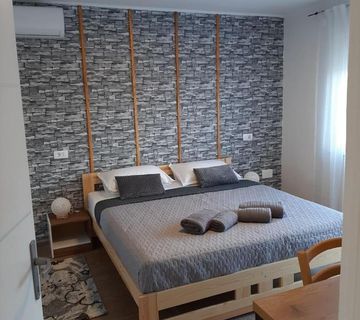 Kuća sa apartmanima i poslovnim prostorom, Kršan, okolica, Istra - cover