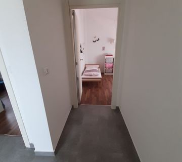 Obiteljska kuća na mirnoj lokaciji, Pula, Istra - cover