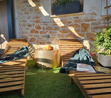 Kamena kuća s tri apartmana, Višnjan, Istra - cover