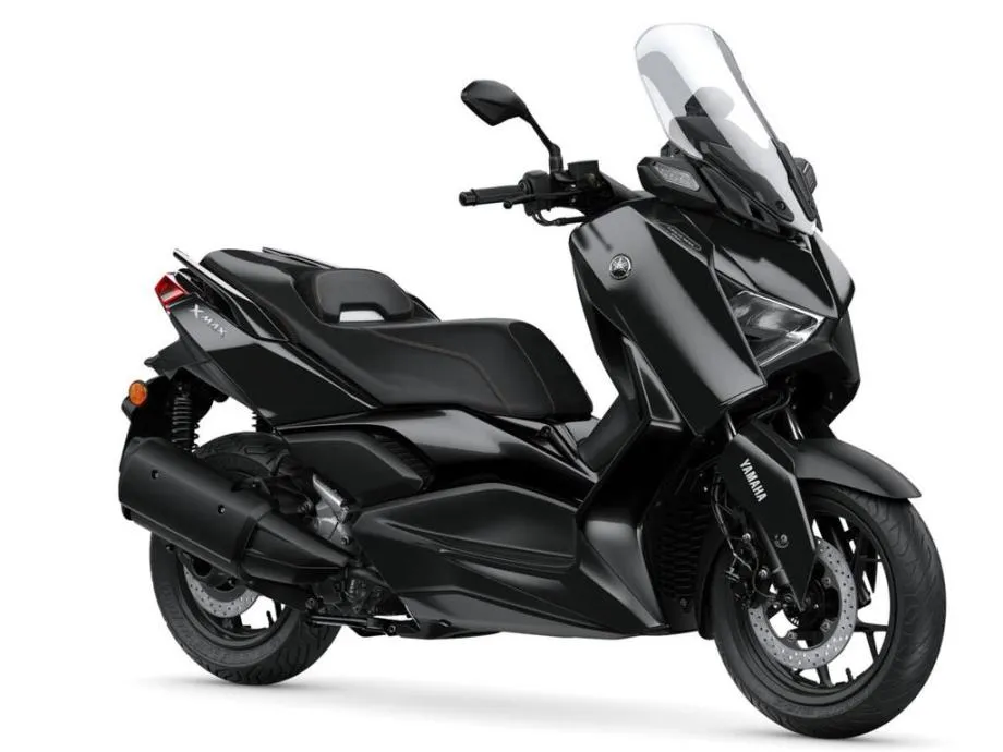 Yamaha XMAX 300 Tech Max rabljeni - kao novi!!!, 2024 god. - cover