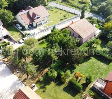Jazbina, građ. zemljište za izgradnju manje zgrade ili kuće, 565.2m2 - Zagreb