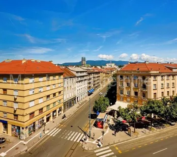 Centar, blizina Sheratona, prostran građanski stan s loggiom, 142.95m2 - cover