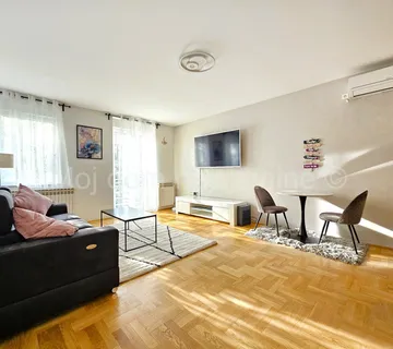 Trnje, prekrasan 2 soban stan s francuskim balkonom, 57.21m2 - cover