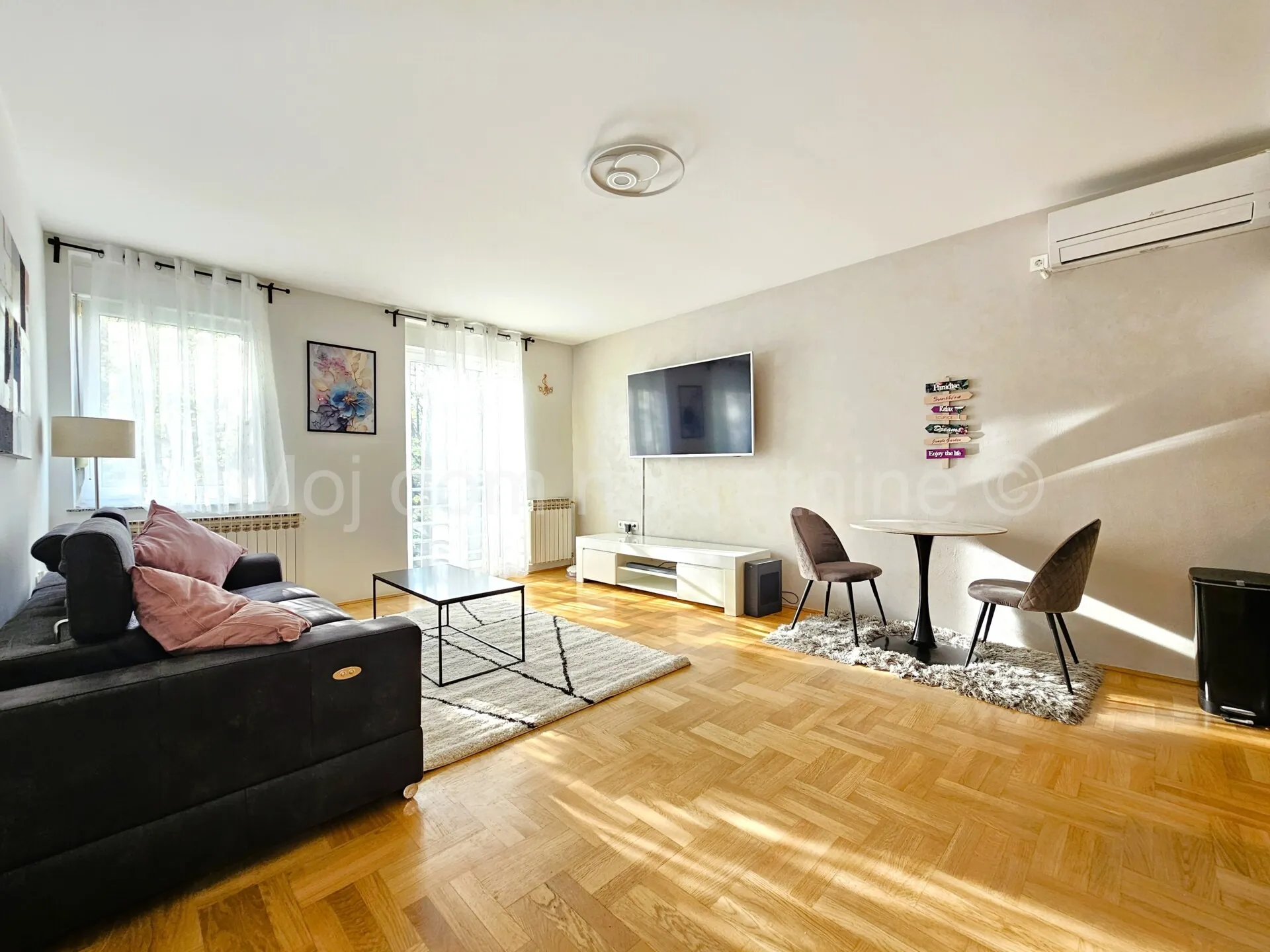 Trnje, prekrasan 2 soban stan s francuskim balkonom, 57.21m2 - cover