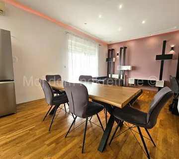 Šestine,iznajmljuje se kuća katnica s terasama,namještena,3 PM, 393m2 - cover