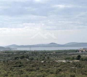 Vodice, poljoprivredno zemljište s pogledom - cover