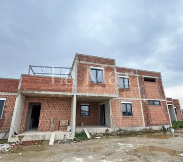 Stupnik - Stan u novogradnji - S2 prizemlje- 95 m2 sa vrtom + 2 VPM - cover