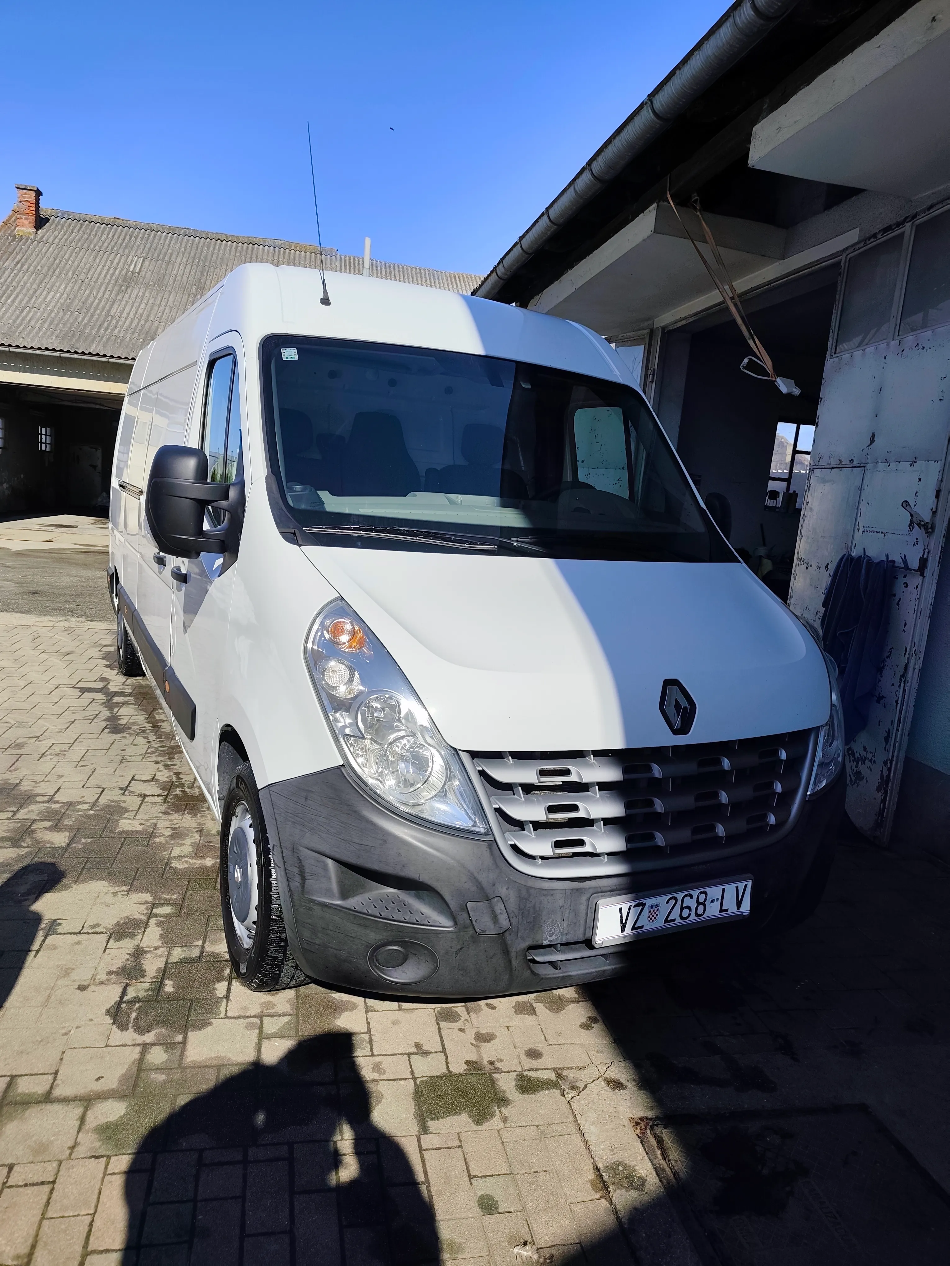Prodaje se Renault Master P3L3H2, 2,3 dci  - cover