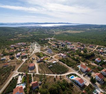 Građevinsko zemljište sa pogledom ,Debeljak ,800 m2 - cover