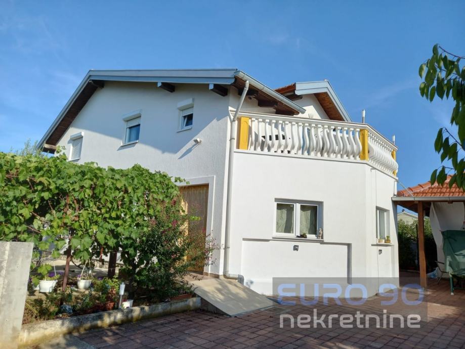 murvica-samostojeca-kuca-katnica-dva-stana-garazom-slika-159422647