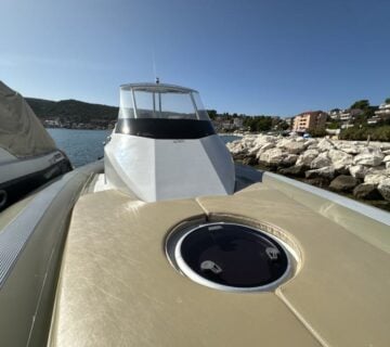MV Marine Mito 31 - 2 x Mercury Verado 300 - cover