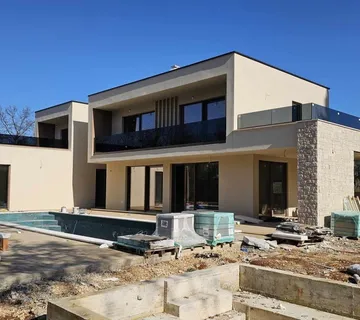 Moderna vila u okolici Poreča, na mirnoj lokaciji - cover
