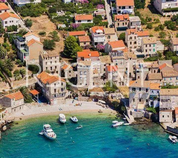 Vis, Komiža - Kamena kuća na samoj plaži - cover