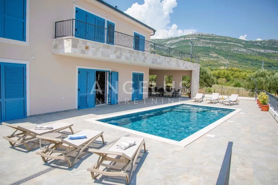 Kaštel Novi - novoizgrađena mediteranska kuća sa bazenom (prodaja) - cover