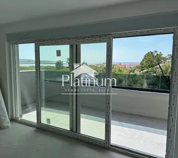 PAG POVLJANA, STAN SA VELIKIM VRTOM (prodaja) - cover