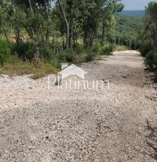 Istra,Peruški poljoprivredne parcele s pogledom na more - cover