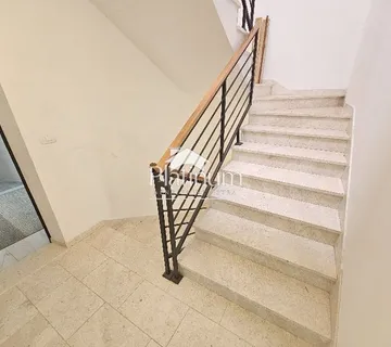 MEDULIN, 48M2, 2 SOBE, GARAŽA - cover