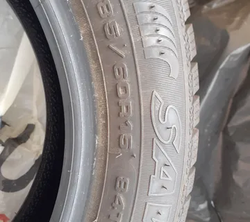 Prodajem 4 zimske auto gume sava 185/60/r15 - cover